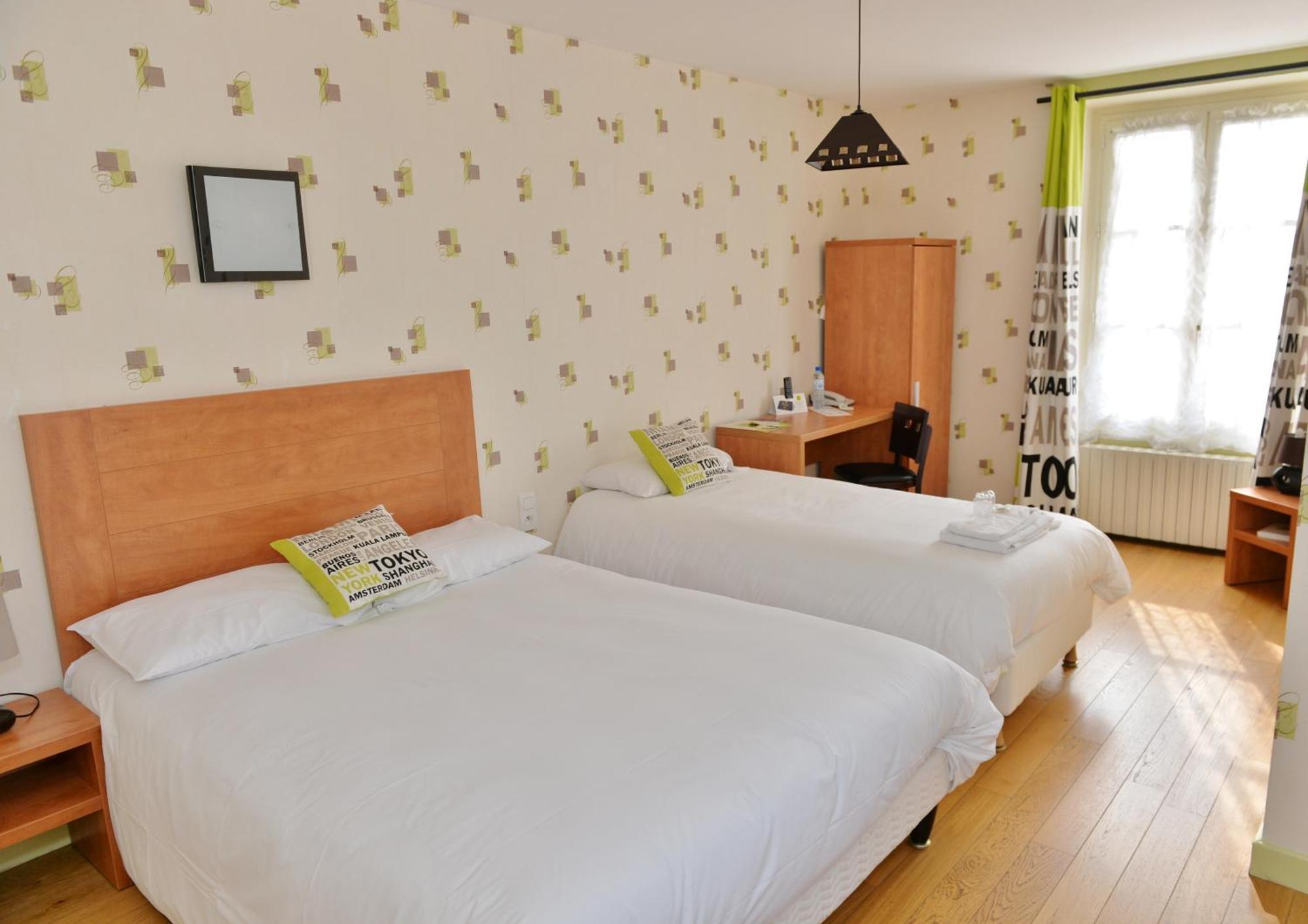 Logis Hotel De La Poste Mornant Extérieur photo
